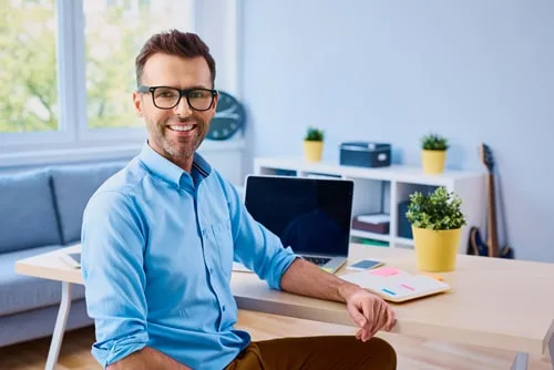 Image_Pane_Office-Phone_BizPhone_User-Manuals_500pxl-wide_Vocal-copyright-2023_Web
